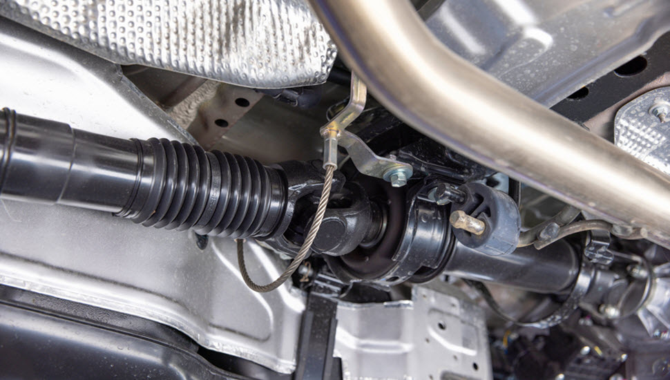 Signs That Your Mercedes’s Driveshaft Is Faulty